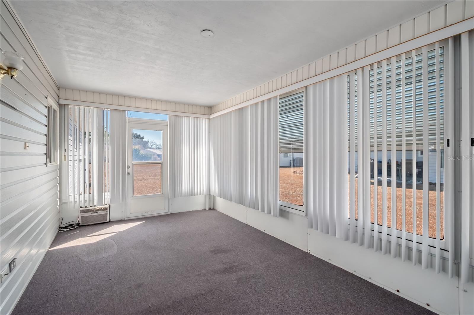 Image 26 of 44 For 17952 107th Court