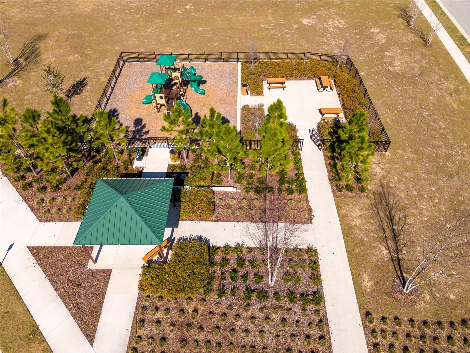 Image 17 of 77 For 2337 Treasure Hill Street