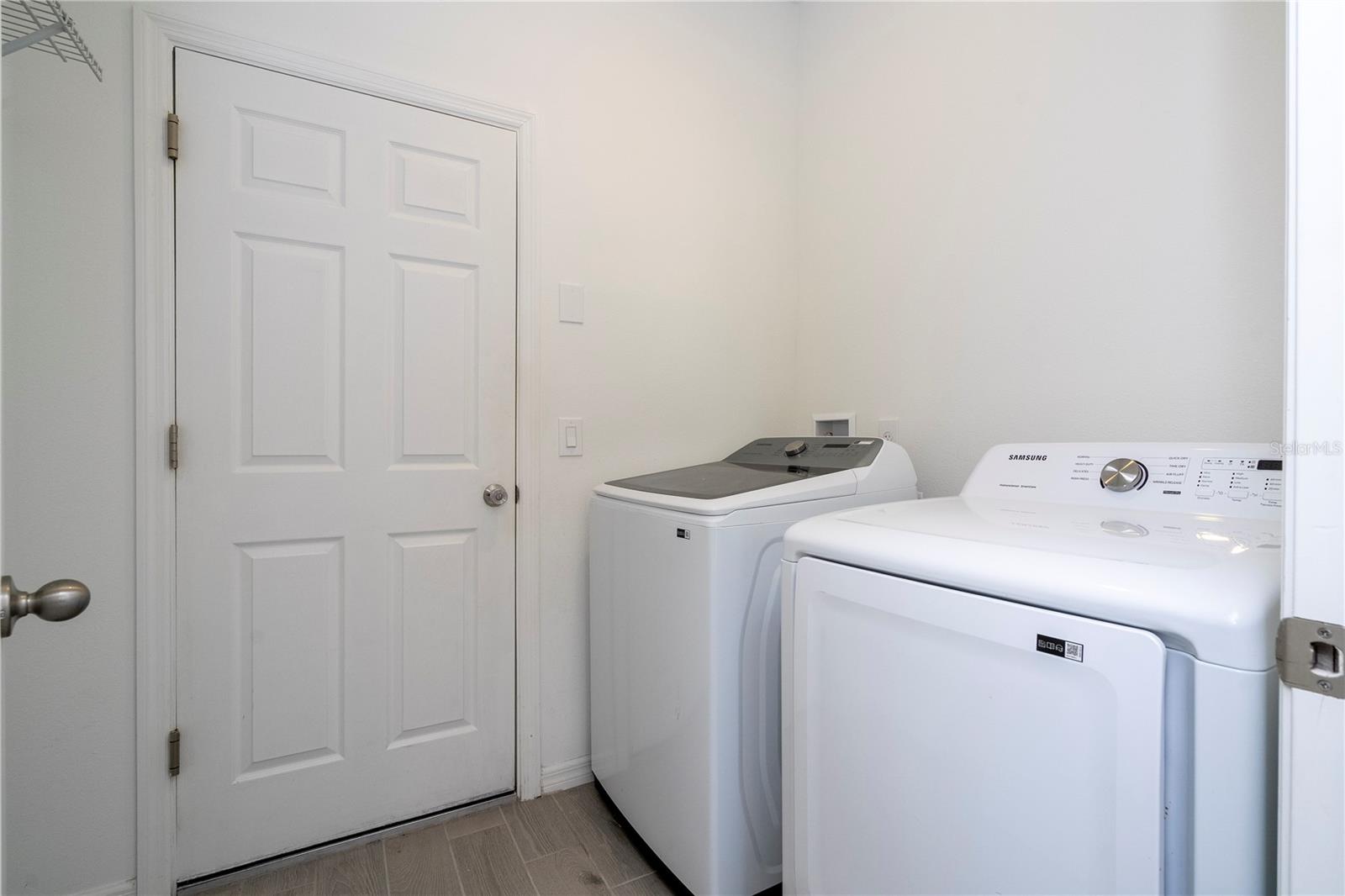 Image 47 of 77 For 2337 Treasure Hill Street