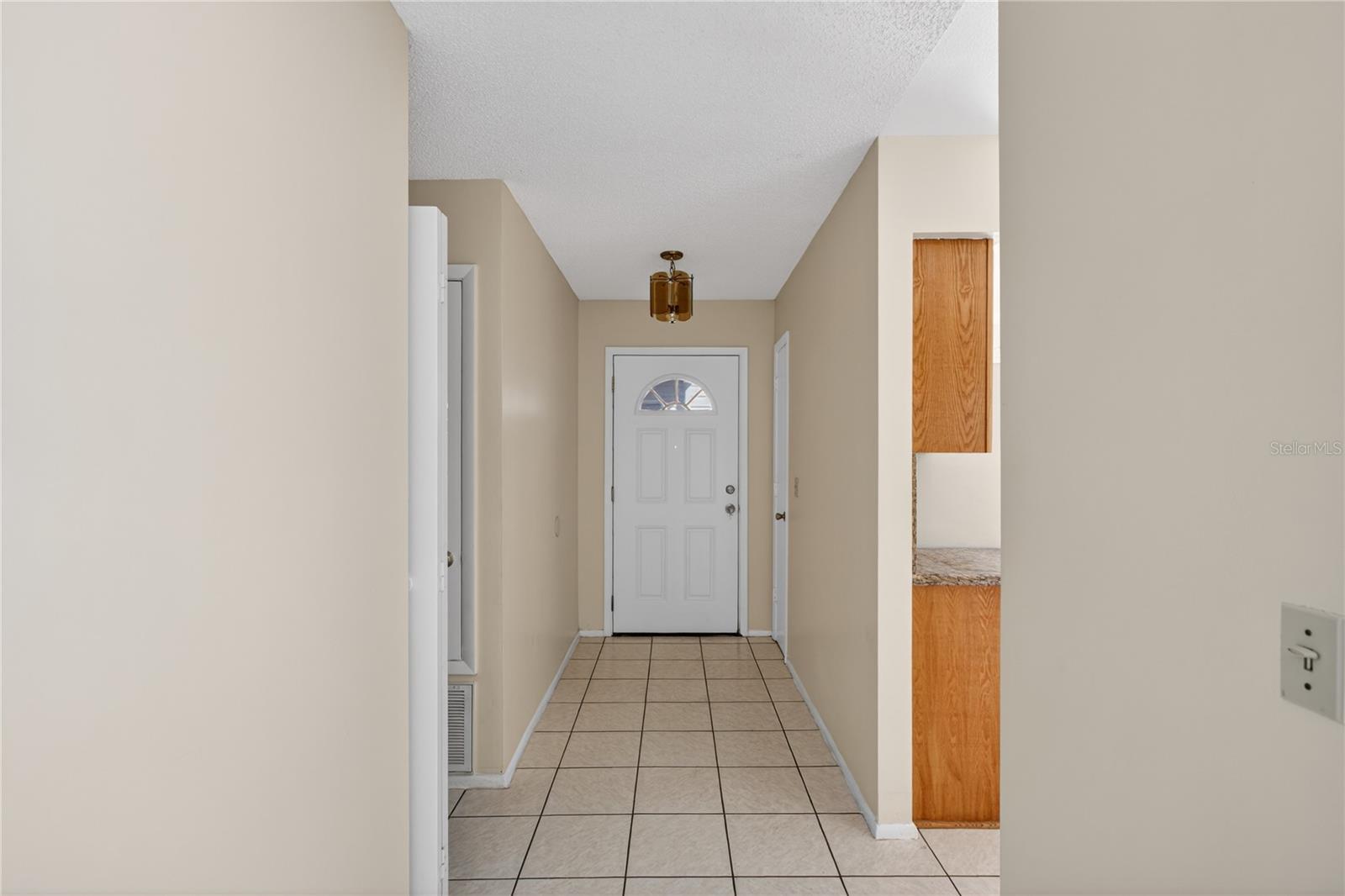 Image 19 of 34 For 1049 Trowbridge Court