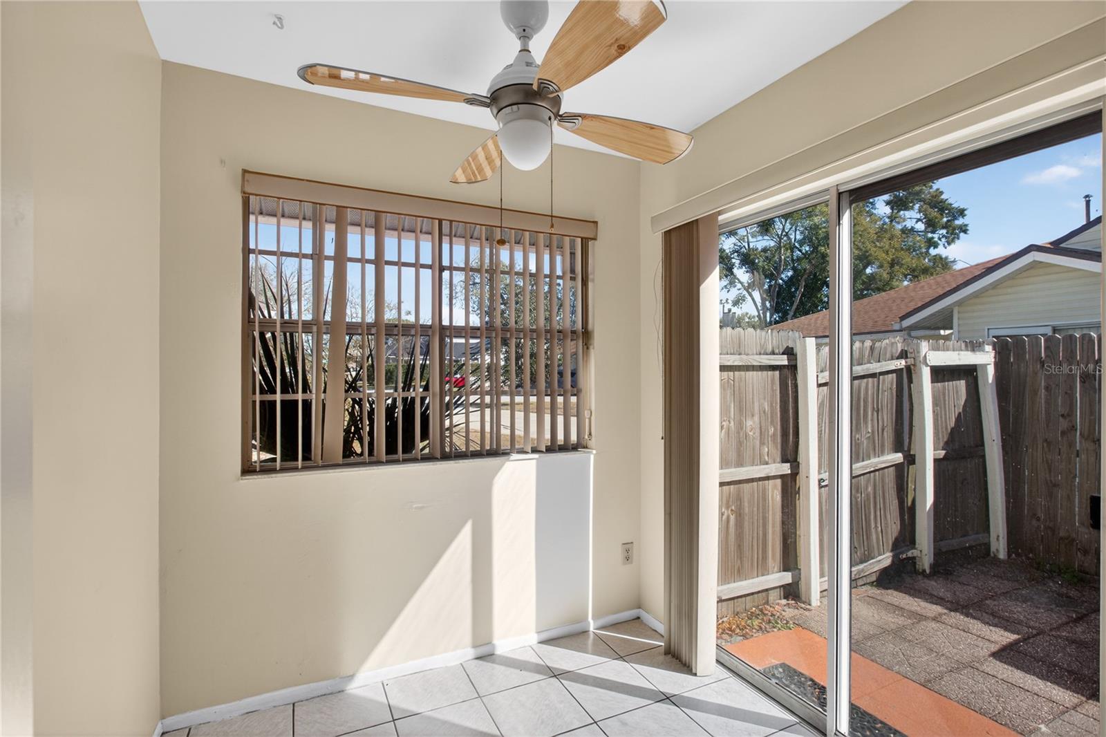 Image 21 of 34 For 1049 Trowbridge Court