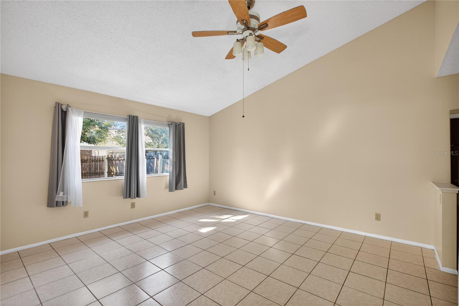 Image 9 of 34 For 1049 Trowbridge Court