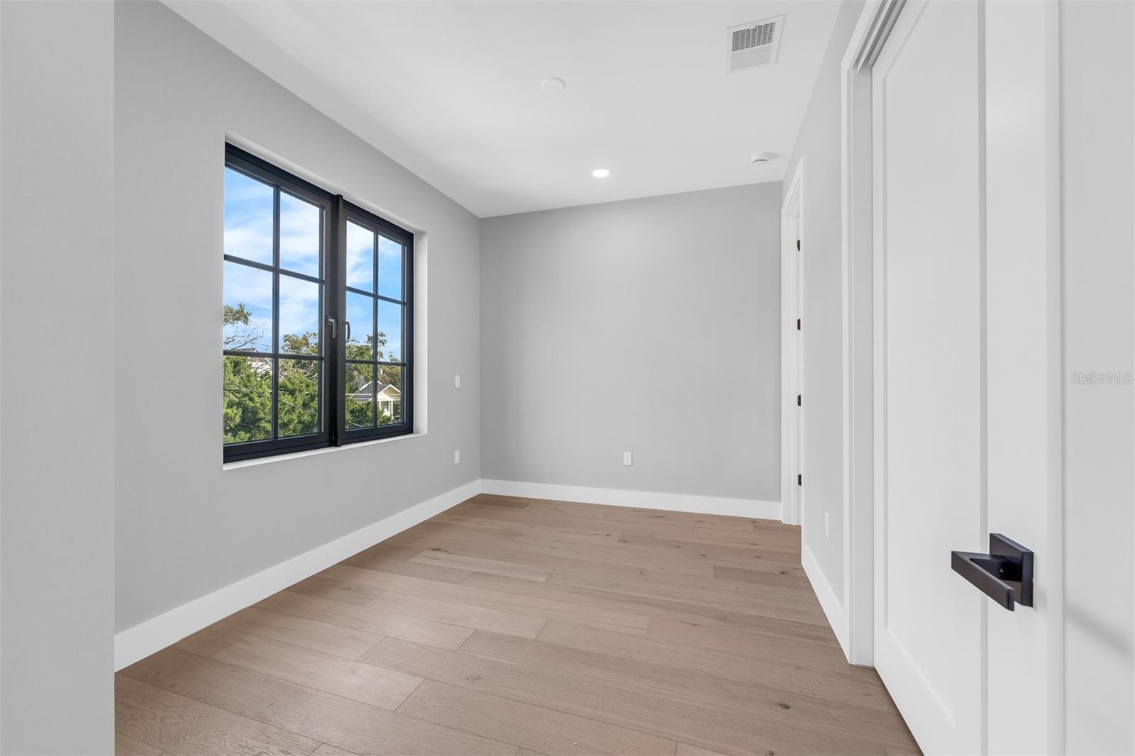 Image 41 of 67 For 2422 Musselwhite Avenue