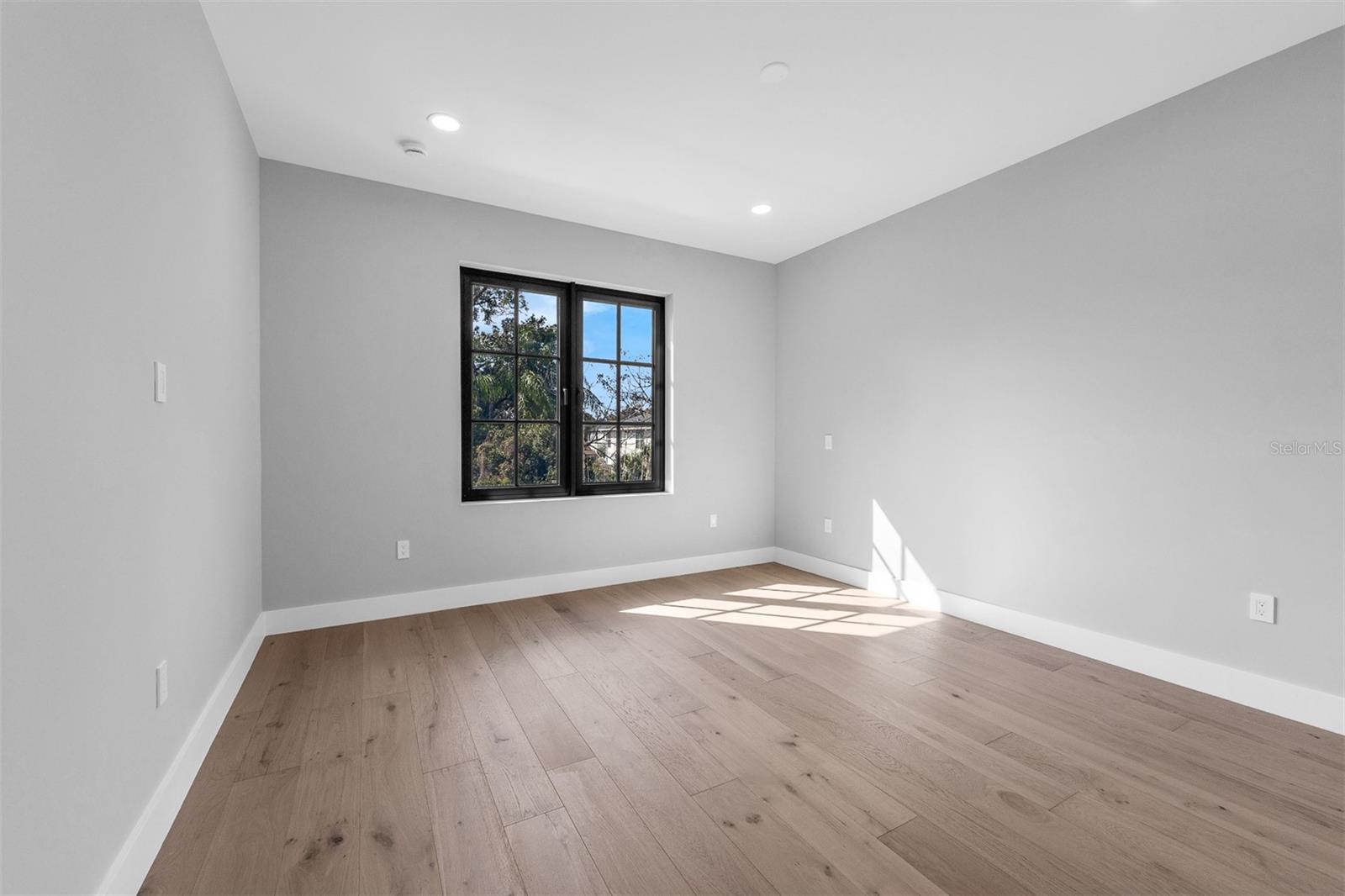 Image 49 of 67 For 2422 Musselwhite Avenue