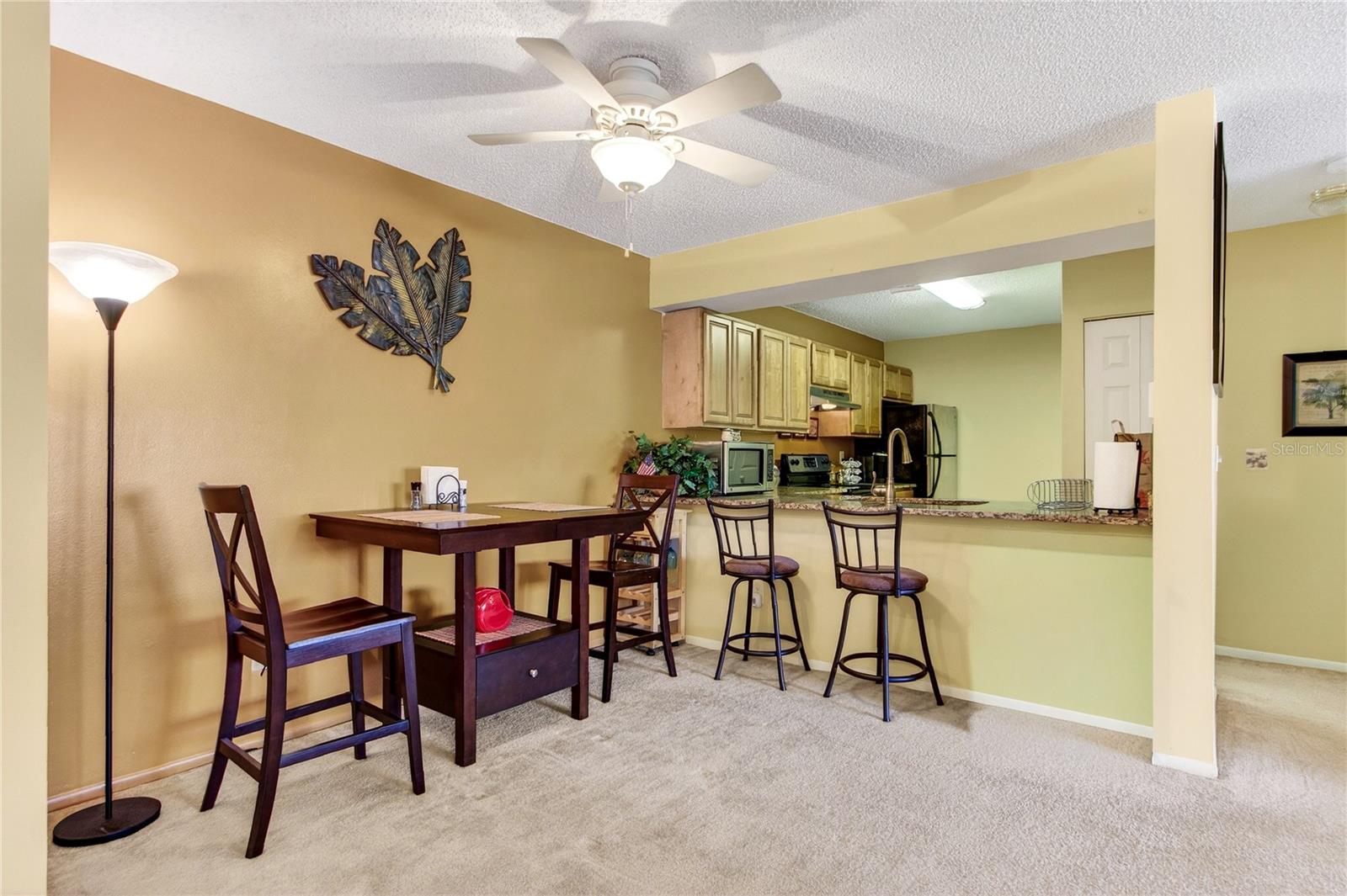 Image 6 of 40 For 610 Kenwick Circle 205