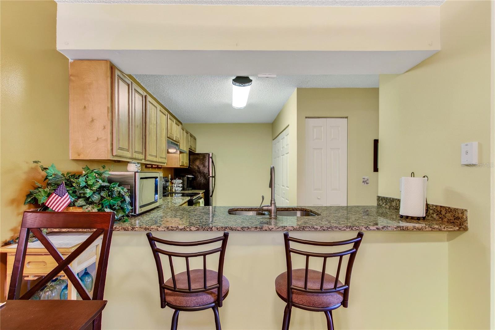 Image 7 of 40 For 610 Kenwick Circle 205