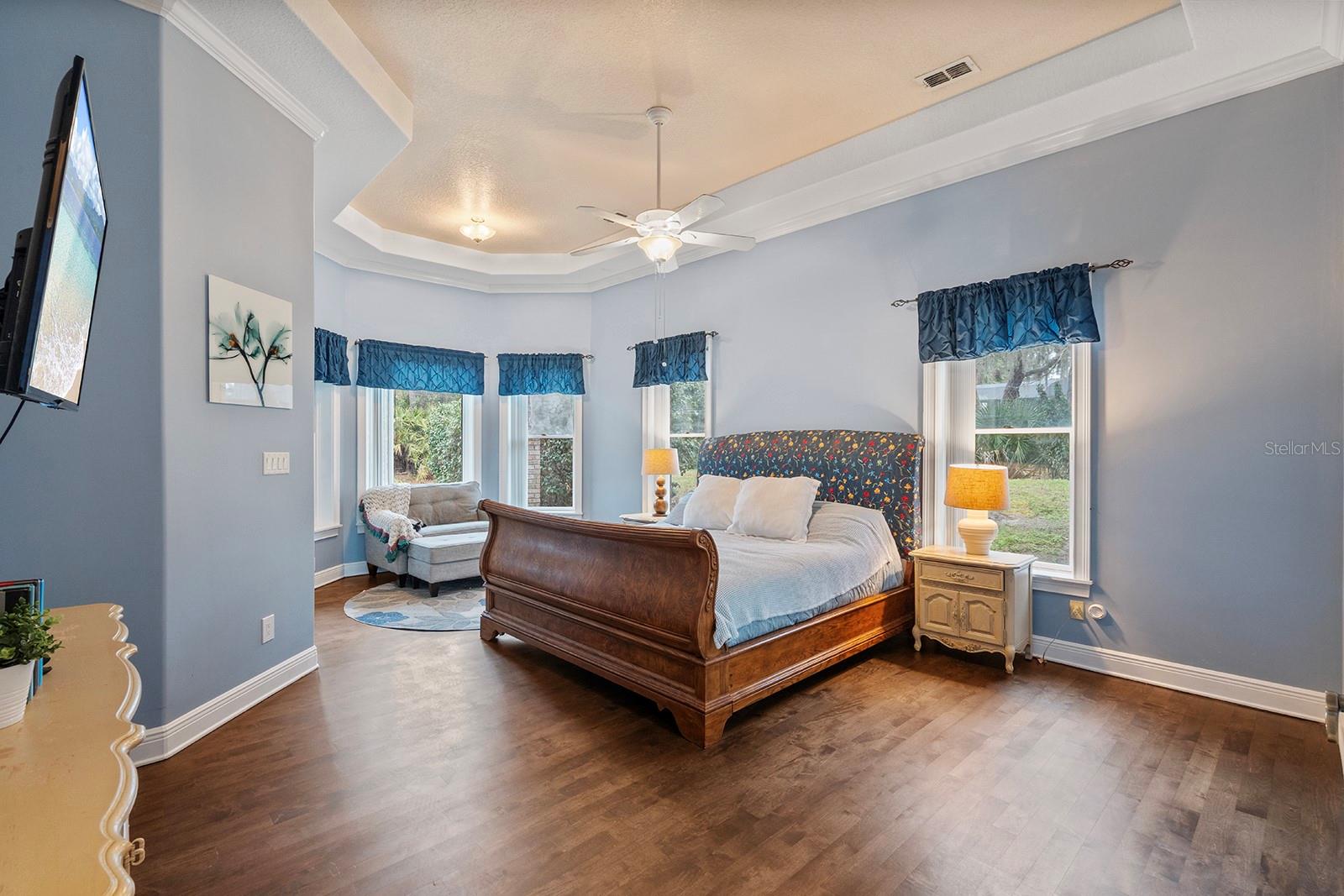 Image 12 of 63 For 881 Belfast Place