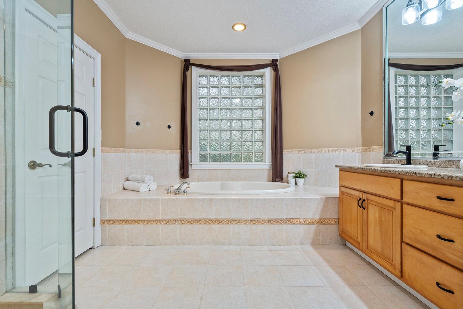 Image 15 of 63 For 881 Belfast Place