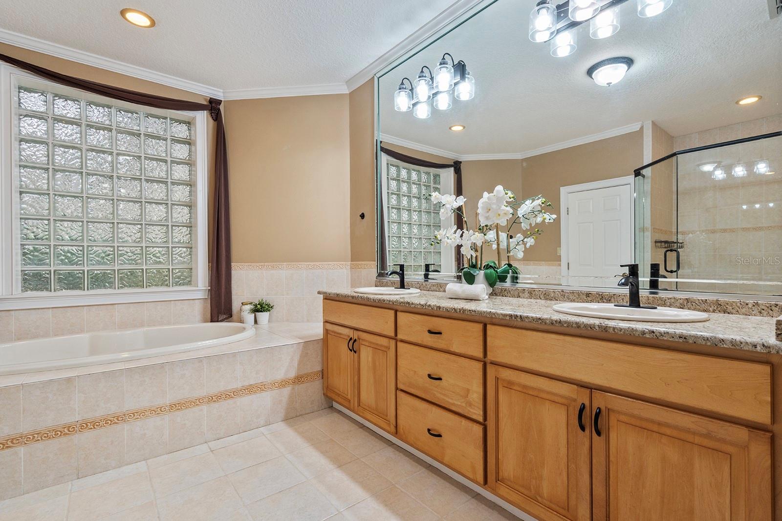 Image 16 of 63 For 881 Belfast Place