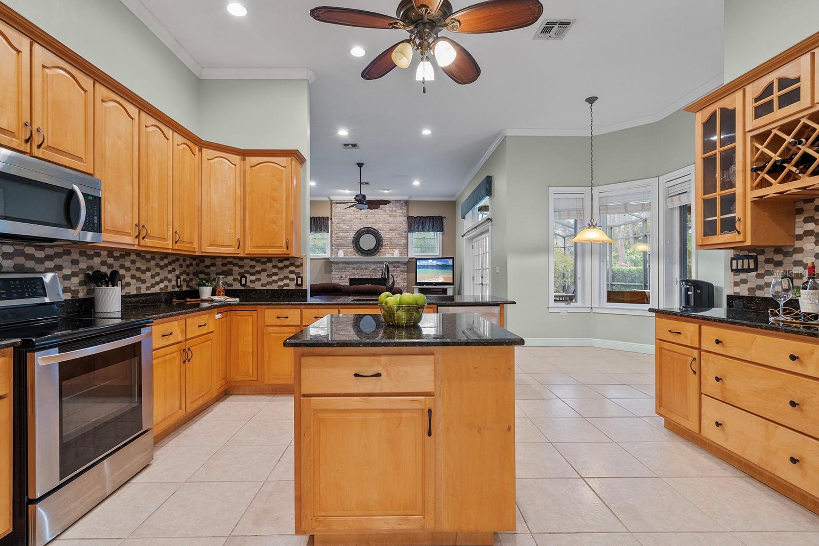 Image 19 of 63 For 881 Belfast Place