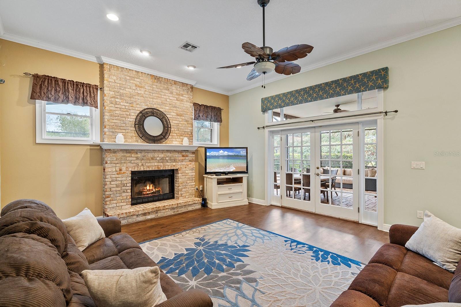 Image 23 of 63 For 881 Belfast Place