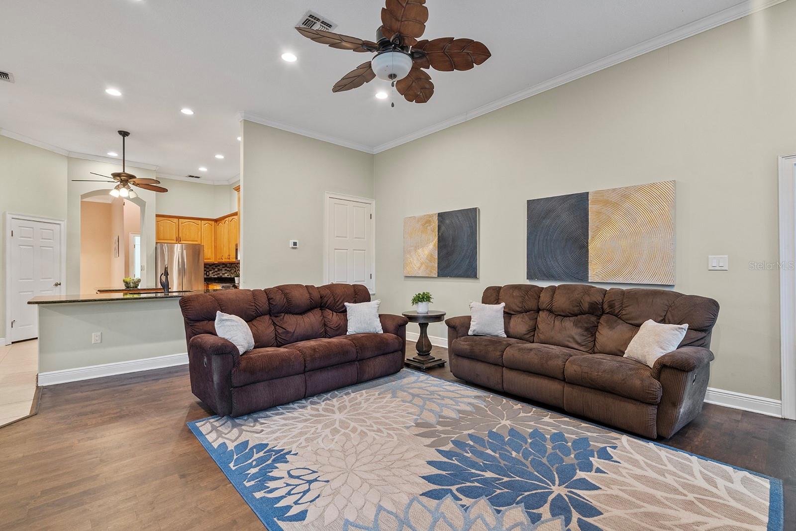 Image 24 of 63 For 881 Belfast Place