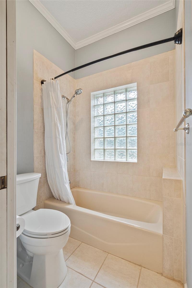 Image 28 of 63 For 881 Belfast Place