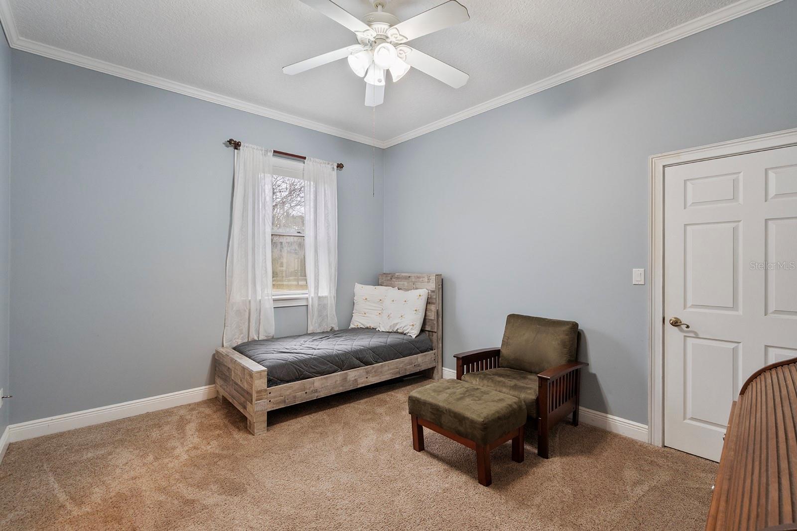 Image 31 of 63 For 881 Belfast Place