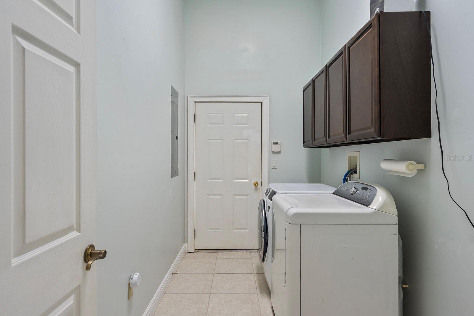 Image 34 of 63 For 881 Belfast Place