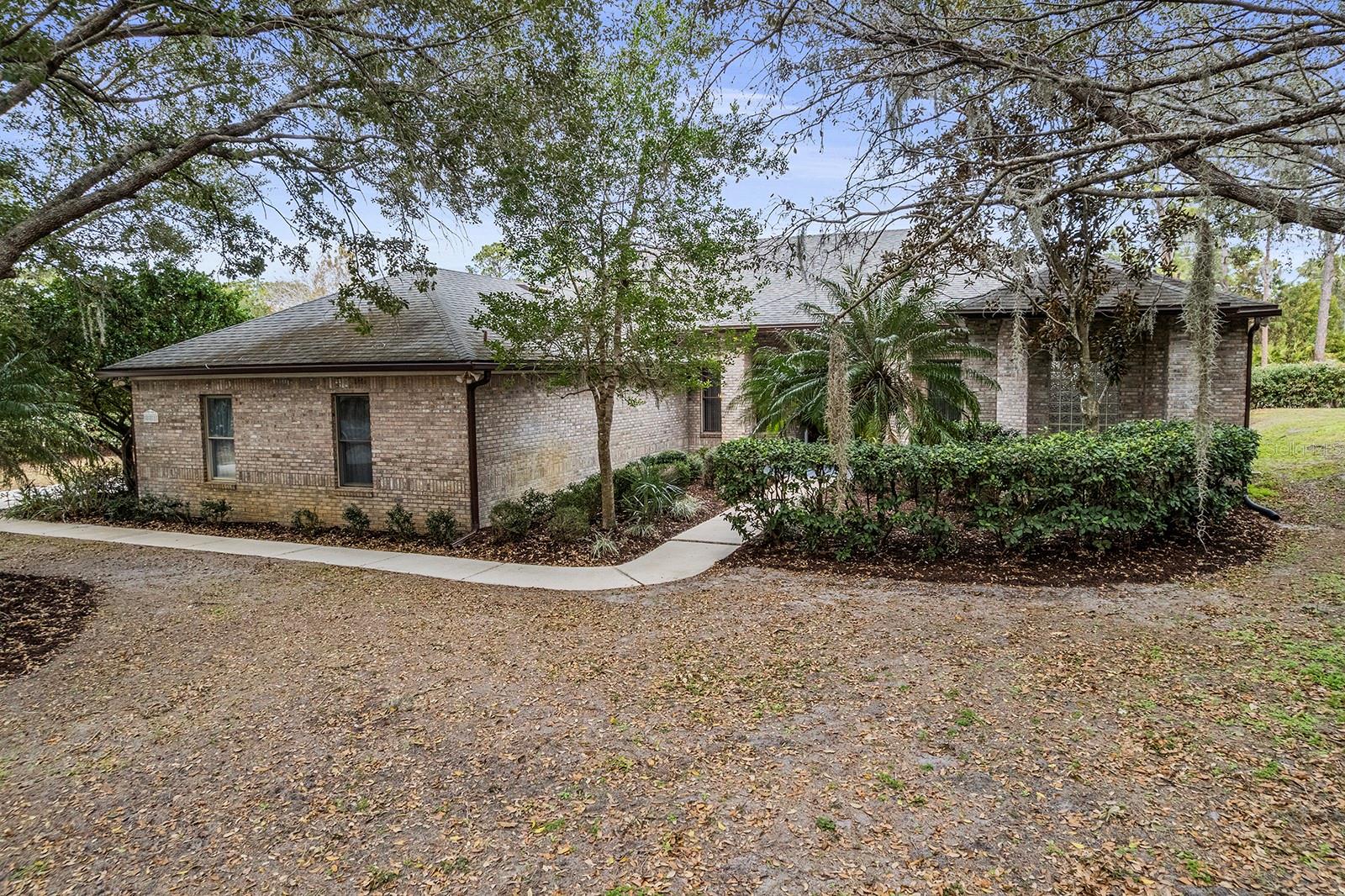 Image 43 of 63 For 881 Belfast Place