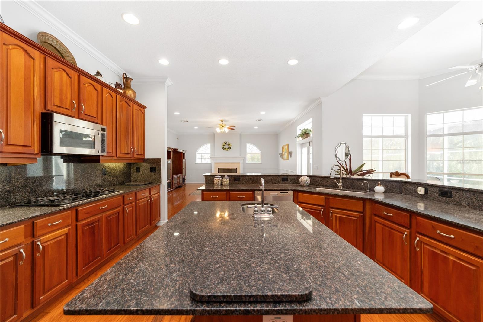 Image 17 of 56 For 1899 91st Place