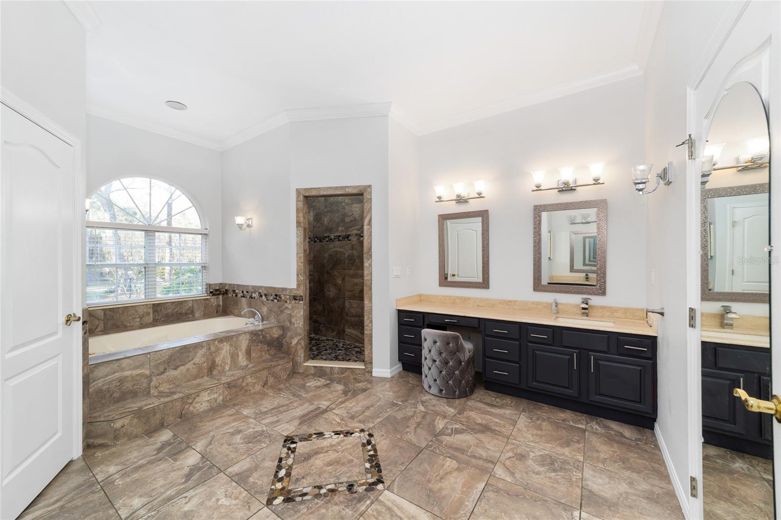 Image 31 of 56 For 1899 91st Place