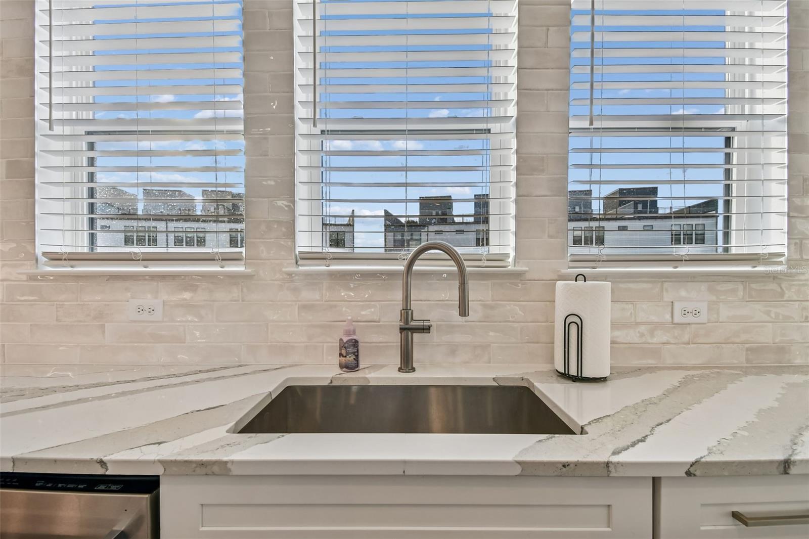 Image 13 of 44 For 2332 Brix Streets