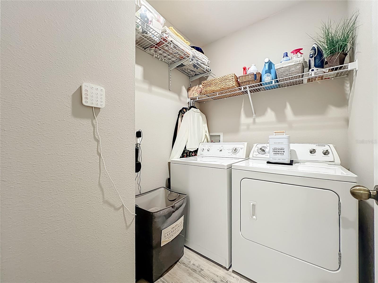 Image 43 of 53 For 381 Smugglers Way