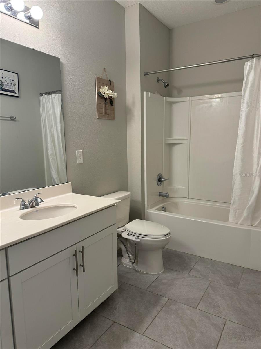 Image 30 of 45 For 1315 Yorkshire Court