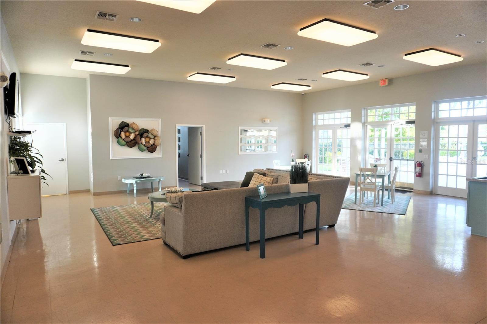 Image 36 of 45 For 1315 Yorkshire Court