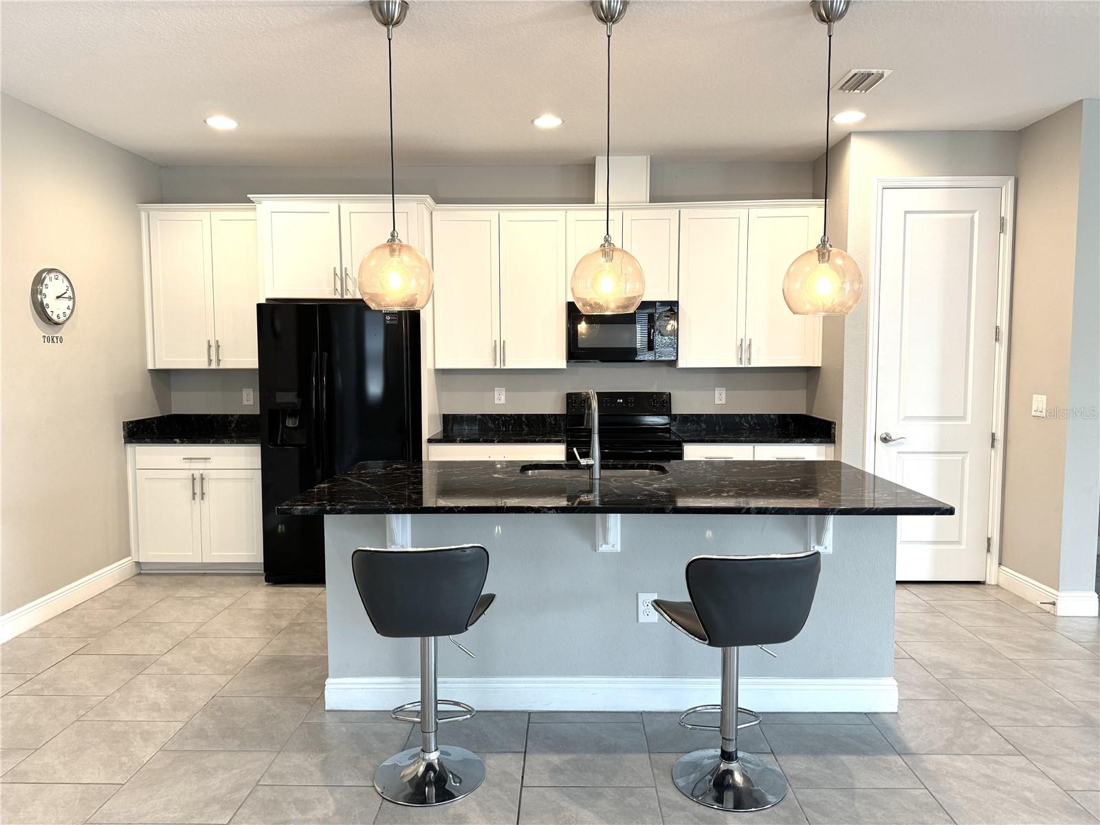 Image 9 of 45 For 1315 Yorkshire Court