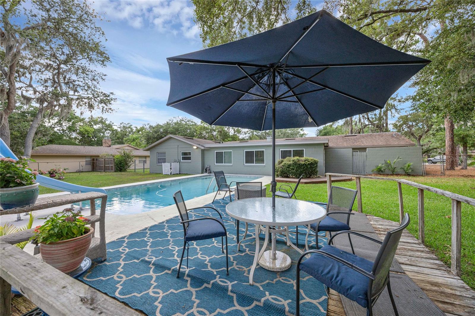 Image 28 of 43 For 223 Royal Oaks Circle