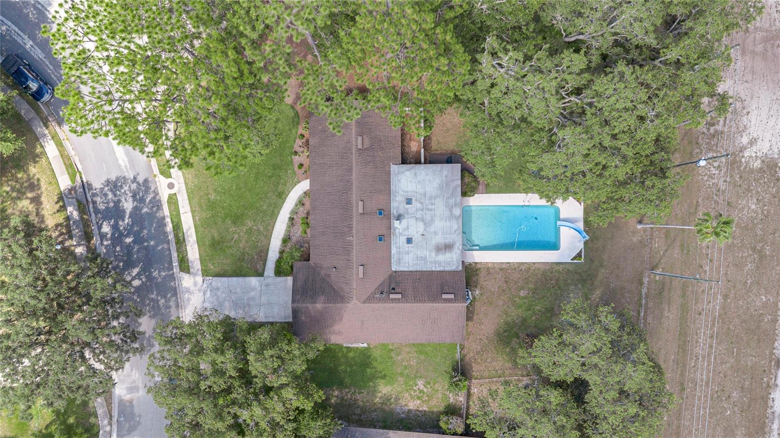 Image 35 of 43 For 223 Royal Oaks Circle