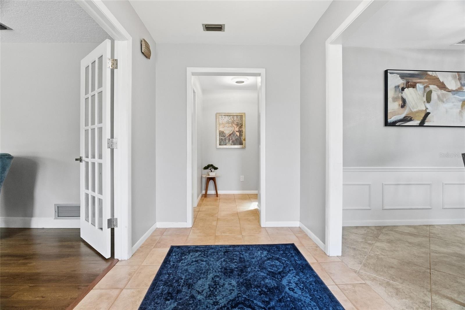 Image 4 of 43 For 223 Royal Oaks Circle