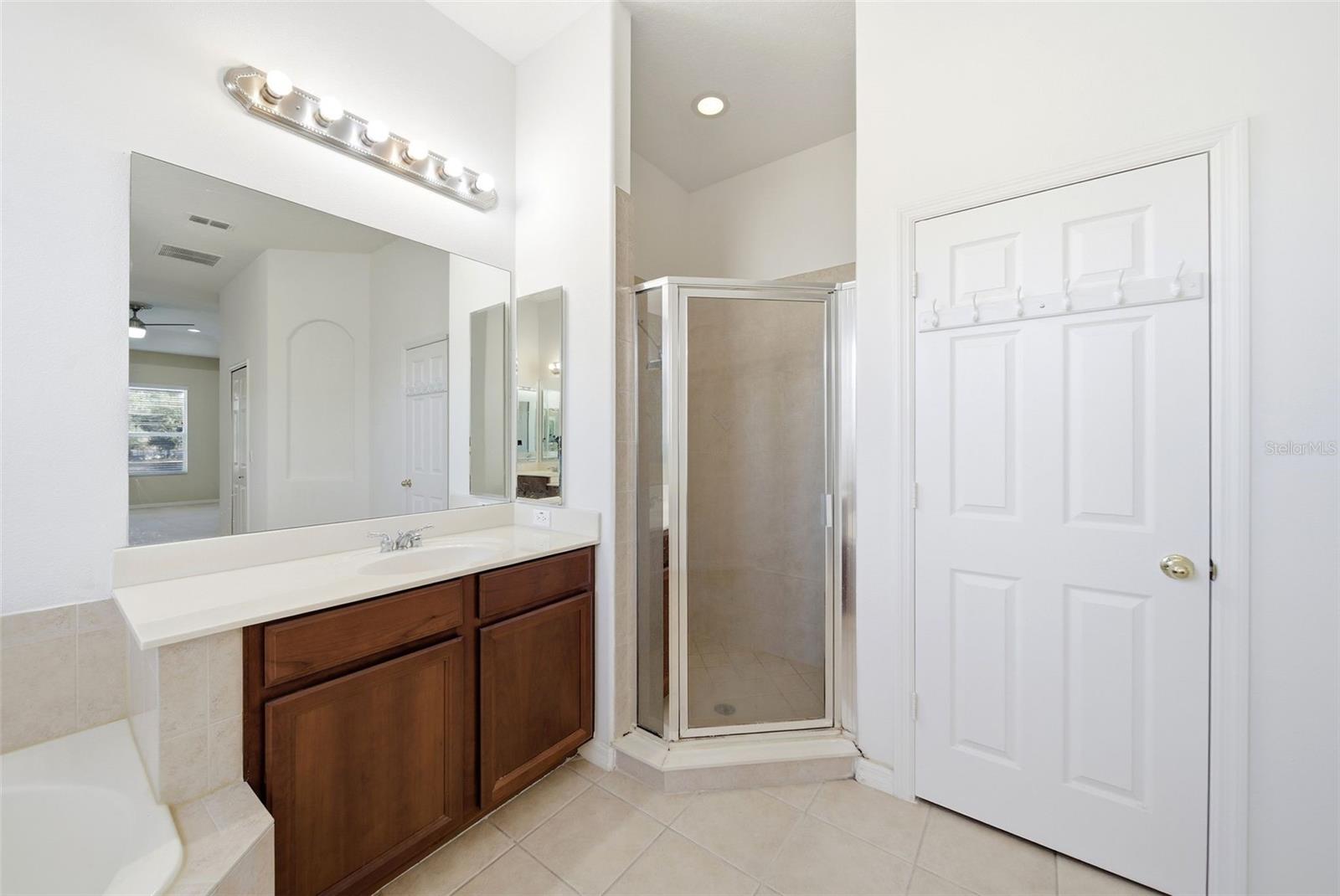 Image 20 of 49 For 1734 Palmerston Circle