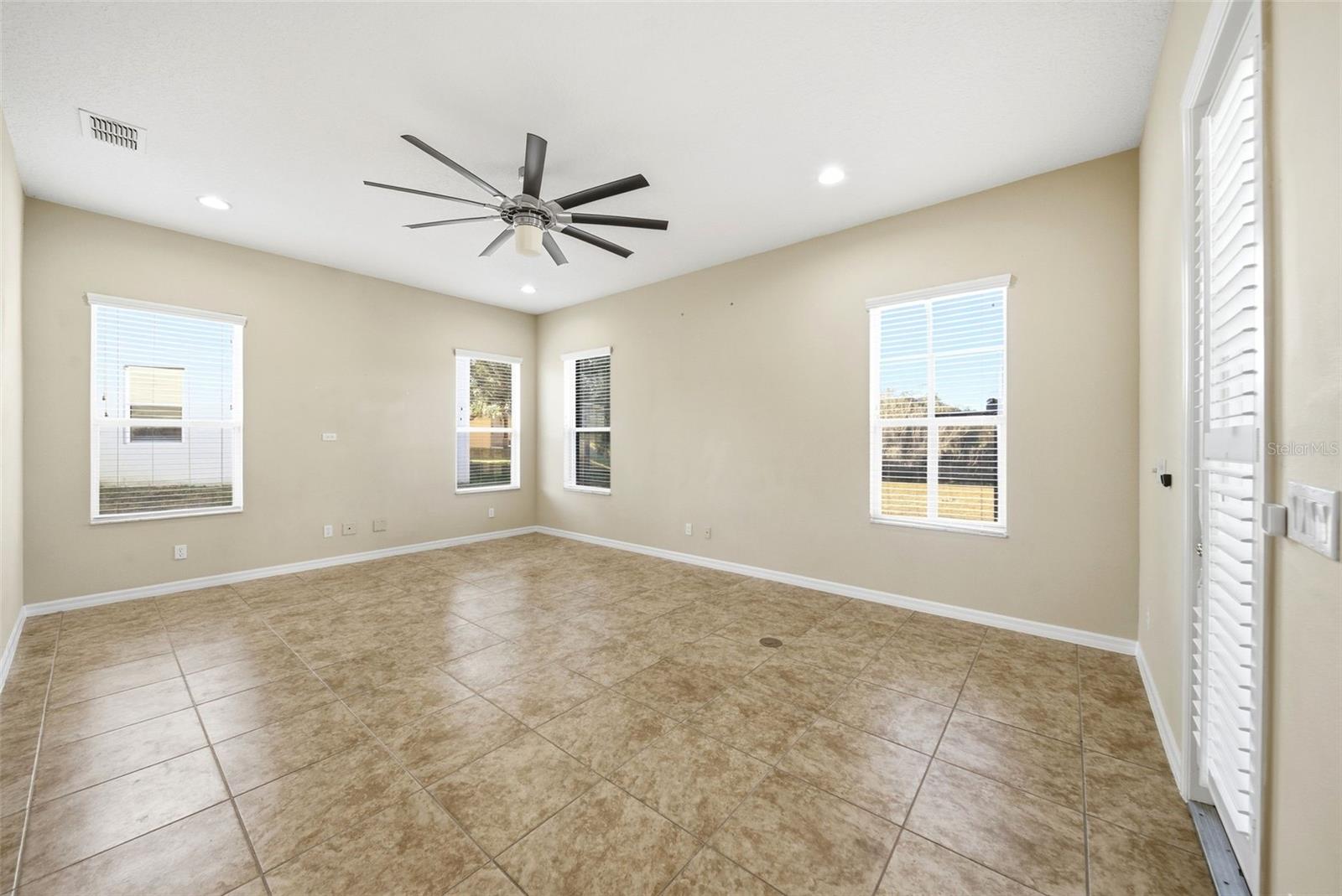 Image 27 of 49 For 1734 Palmerston Circle