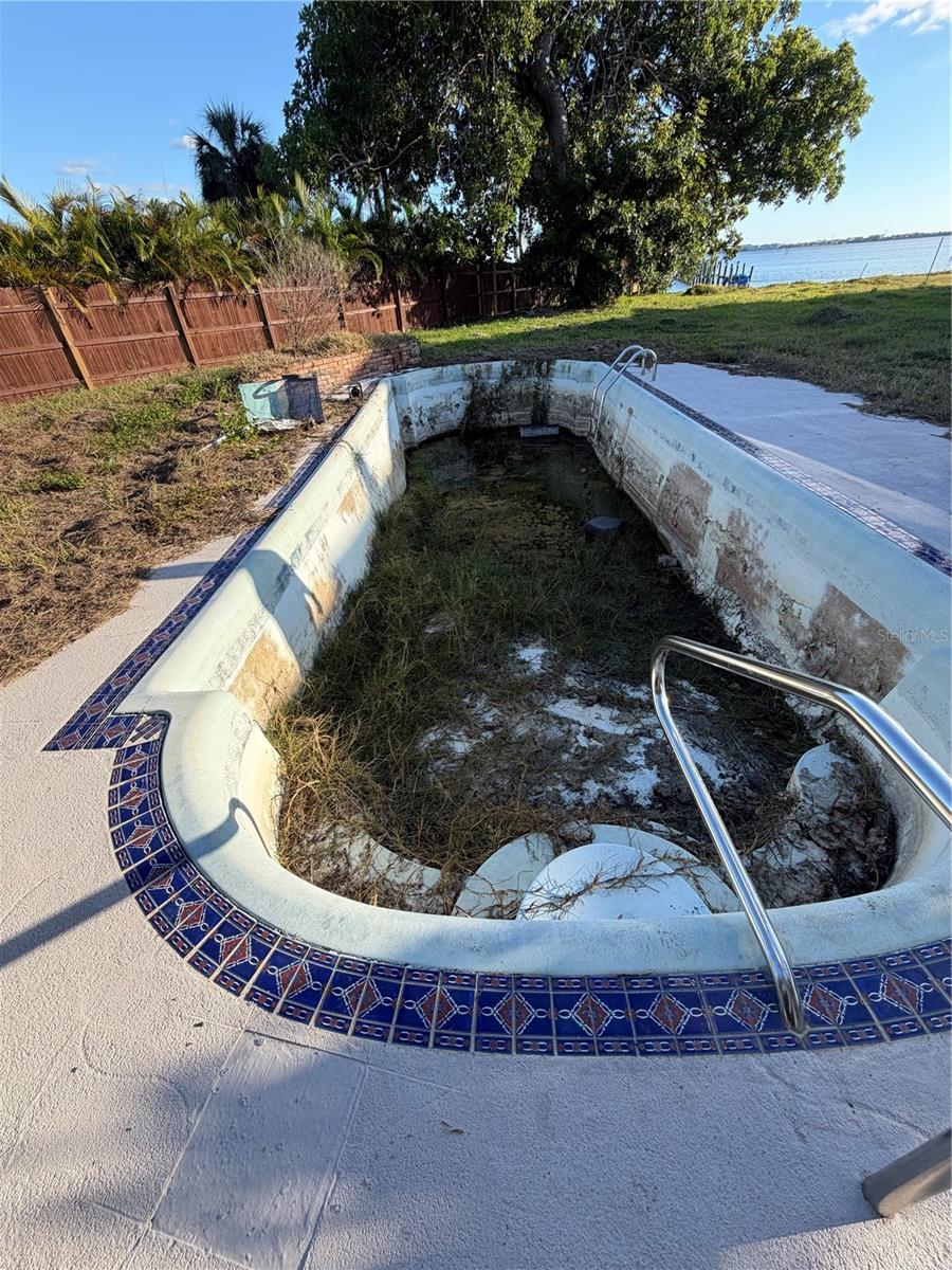 Image 13 of 23 For 24167 Harborview Road