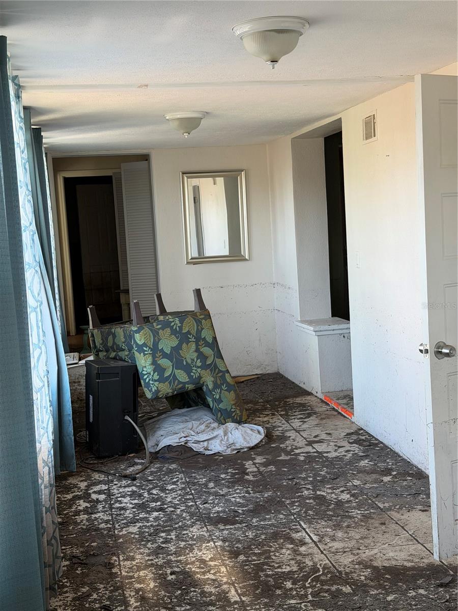 Image 7 of 23 For 24167 Harborview Road