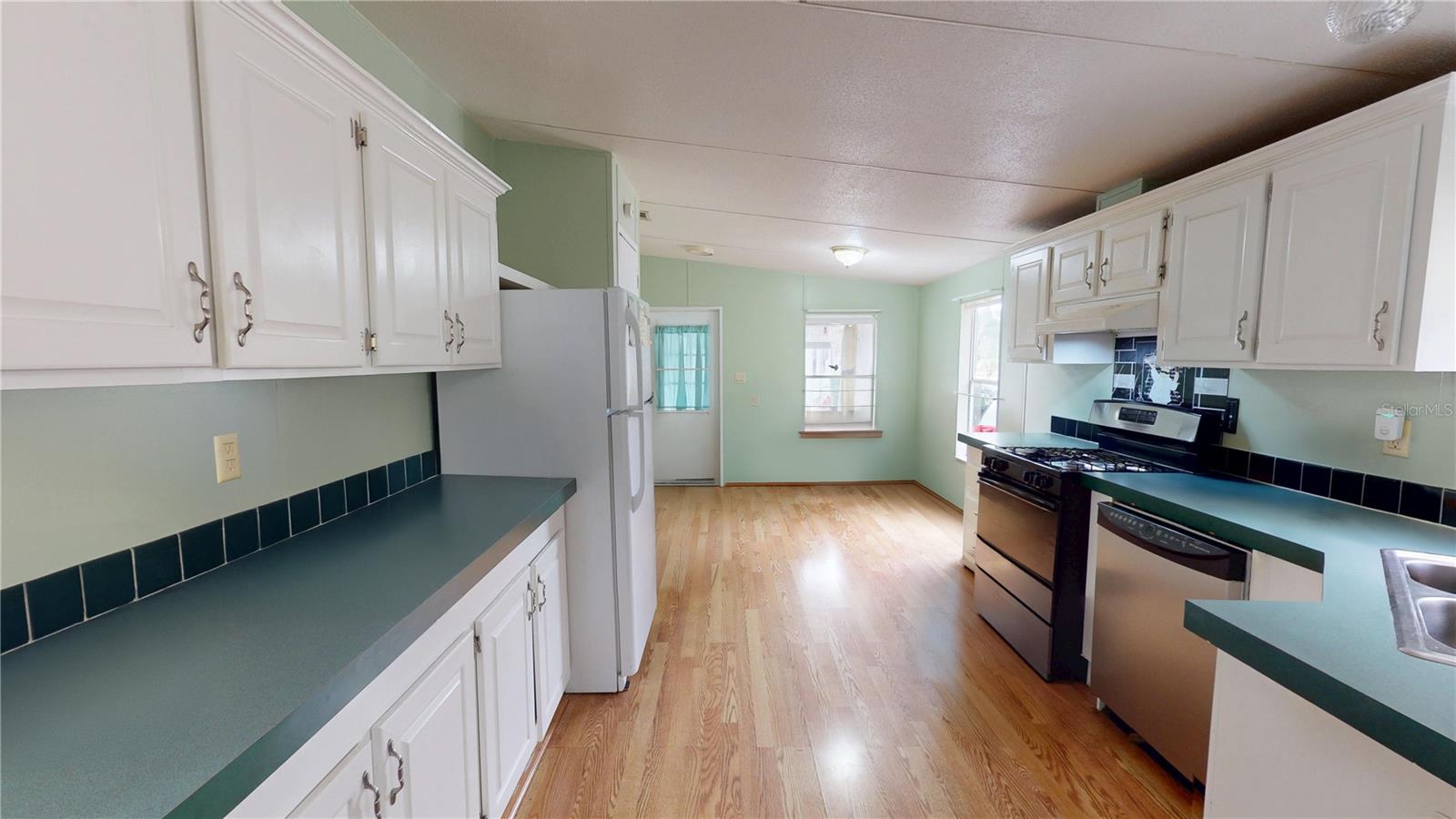 Image 4 of 36 For 2031 Porto Boulevard