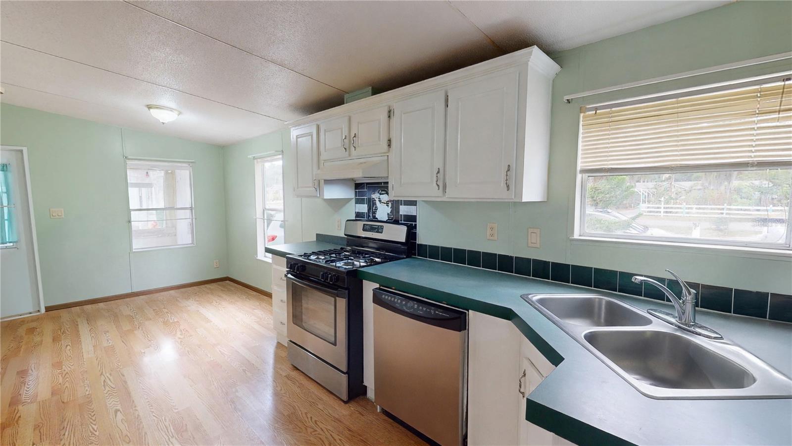 Image 5 of 36 For 2031 Porto Boulevard