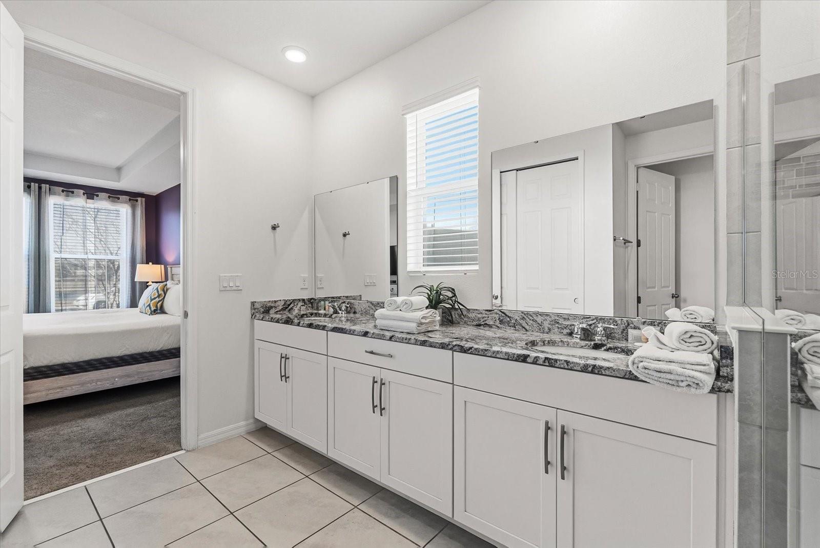 Listing photo id 8 for 2009 Tropical Palms Circle