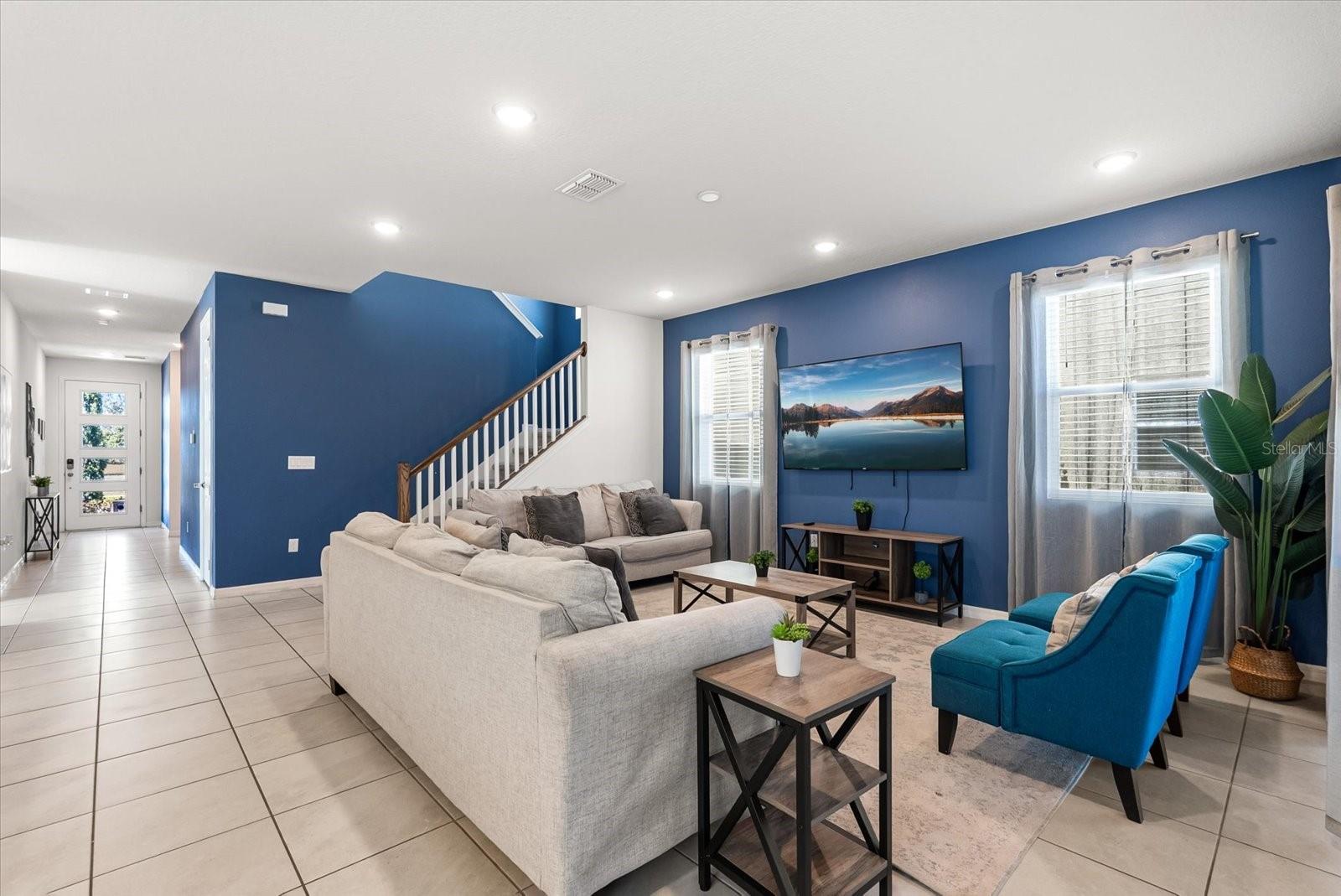 Listing photo id 0 for 2009 Tropical Palms Circle