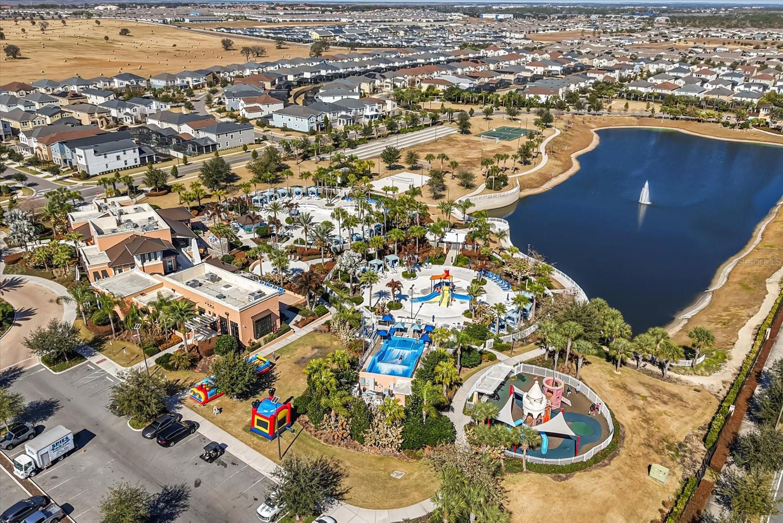 Listing photo id 28 for 2009 Tropical Palms Circle