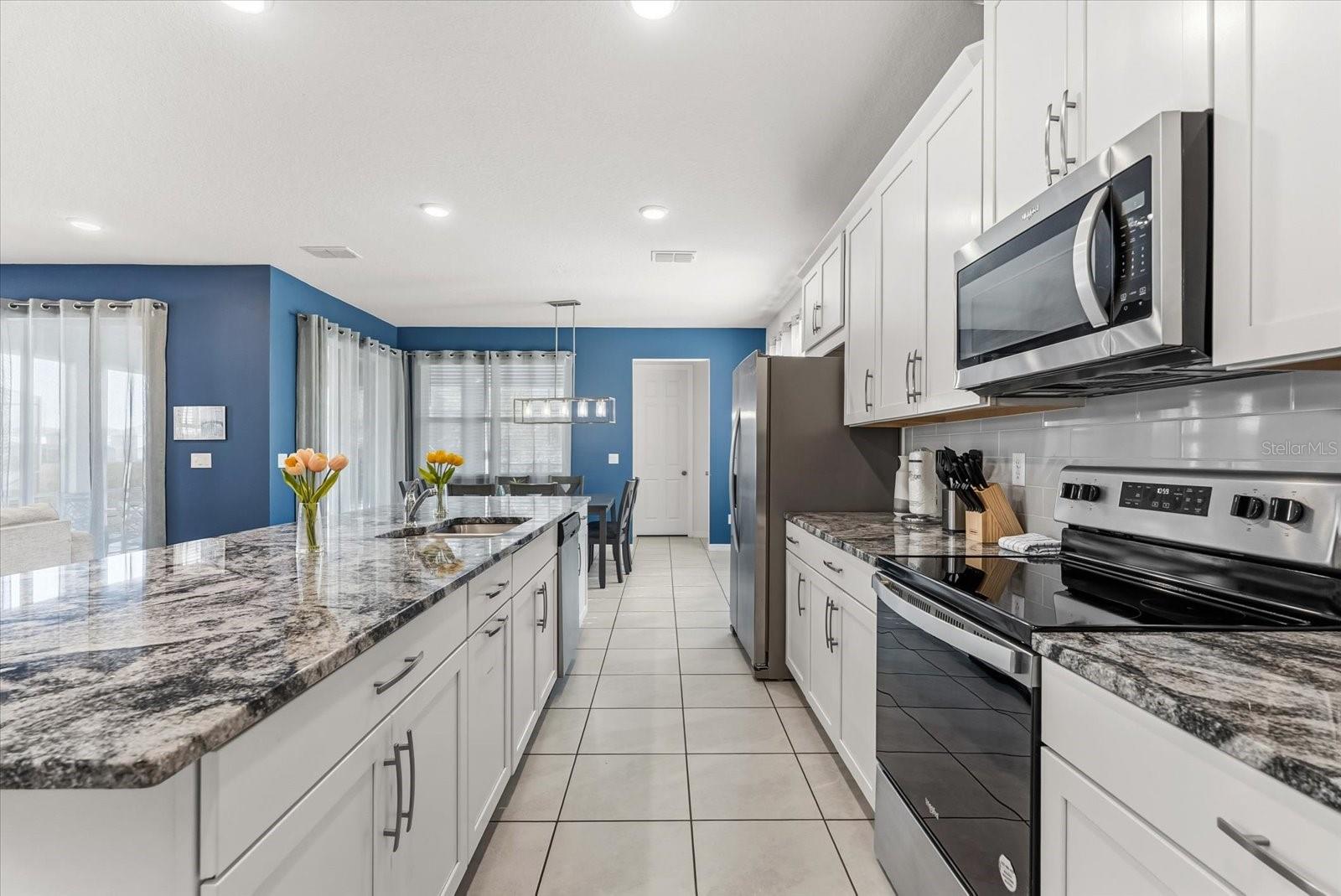 Listing photo id 3 for 2009 Tropical Palms Circle