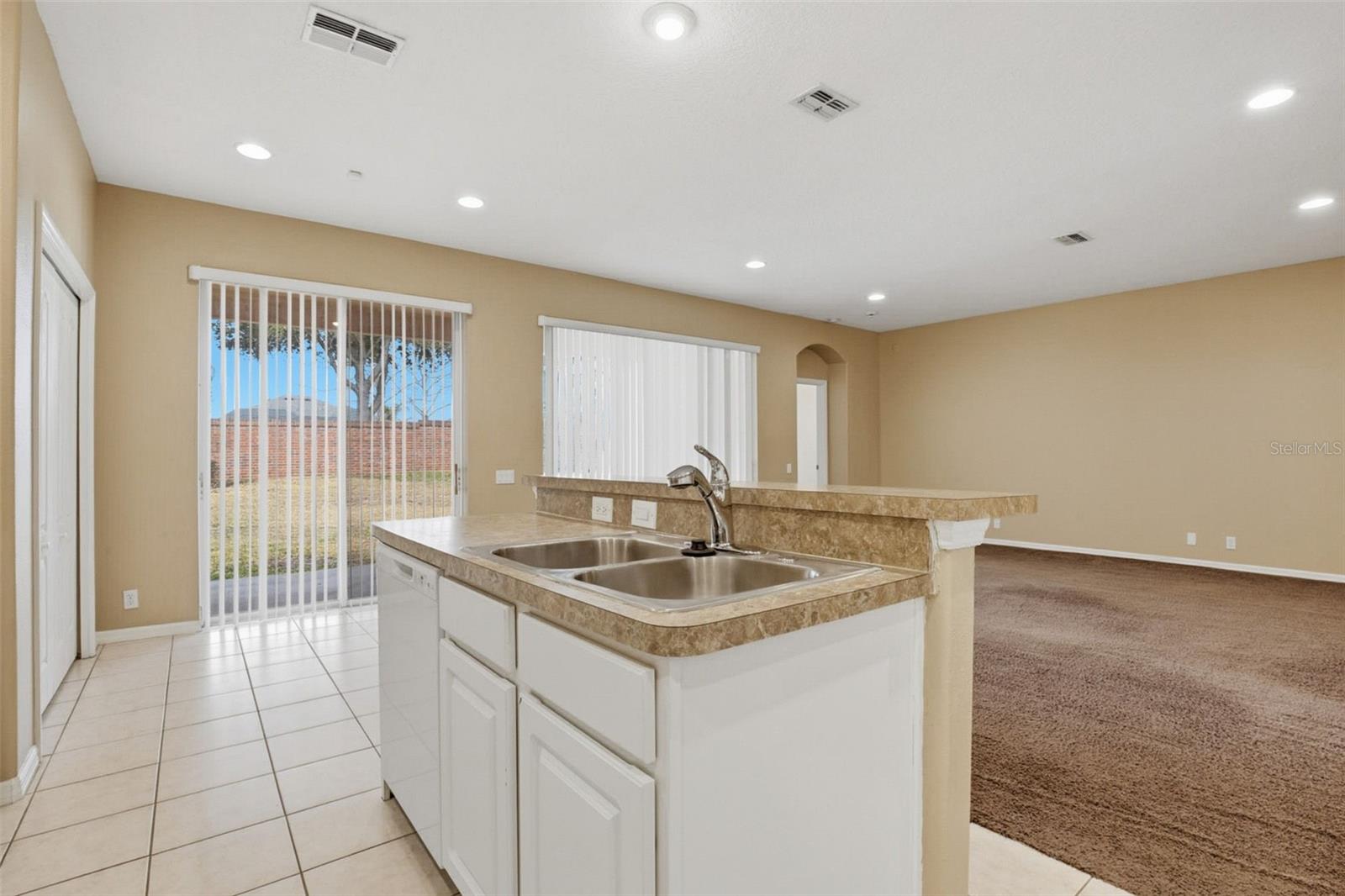 Image 17 of 41 For 14237 Beauly Circle