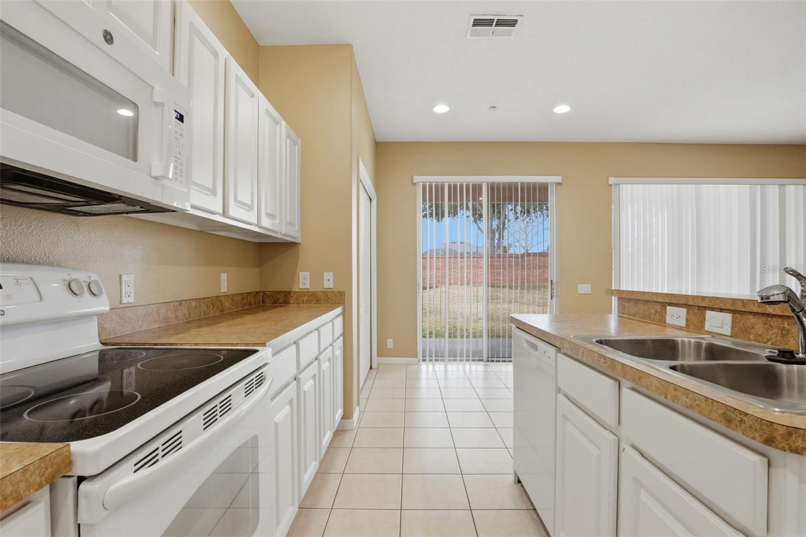 Image 18 of 41 For 14237 Beauly Circle