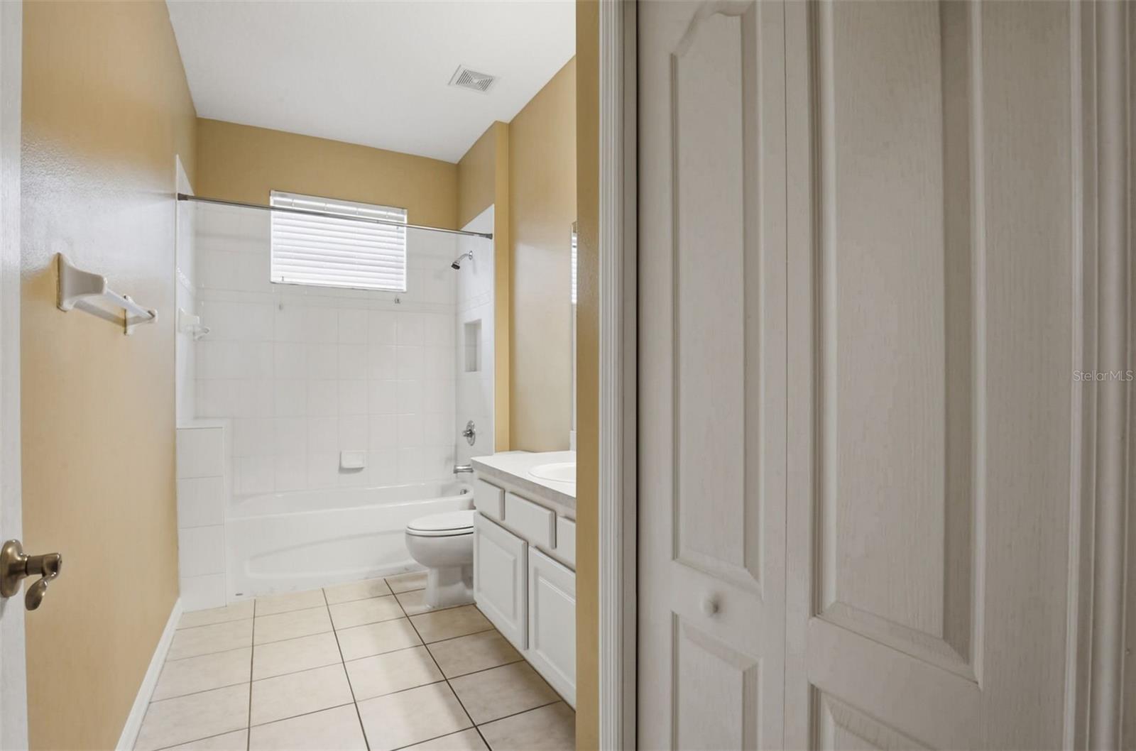 Image 35 of 41 For 14237 Beauly Circle