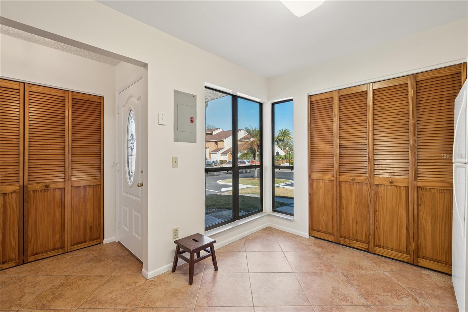 Image 10 of 51 For 3002 Clubview Drive