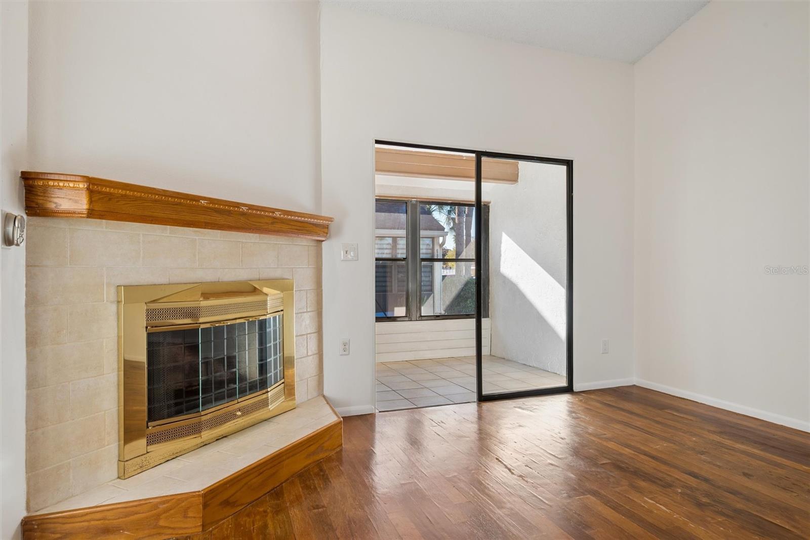 Image 12 of 51 For 3002 Clubview Drive