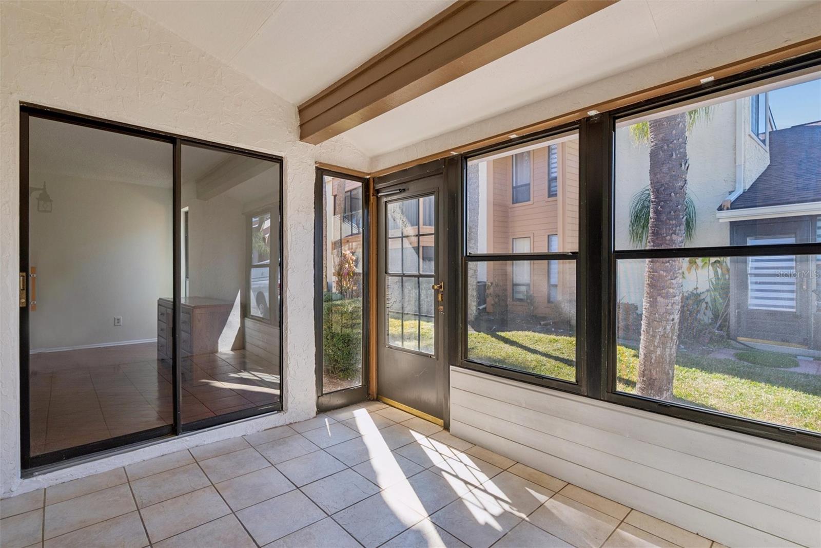 Image 13 of 51 For 3002 Clubview Drive