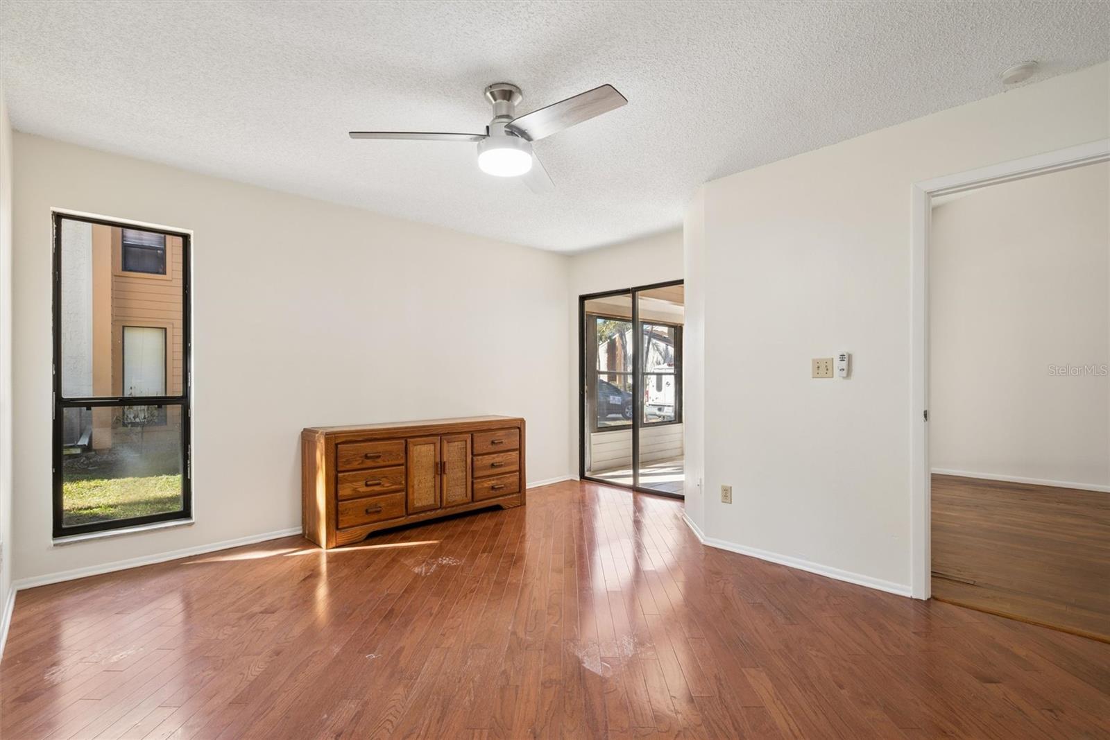 Image 14 of 51 For 3002 Clubview Drive