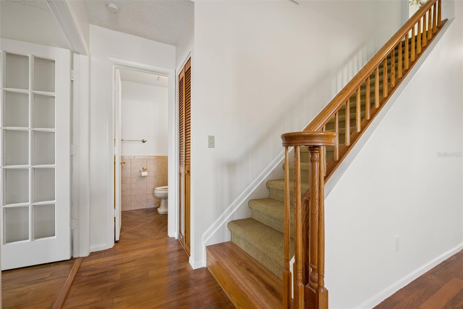 Image 22 of 51 For 3002 Clubview Drive