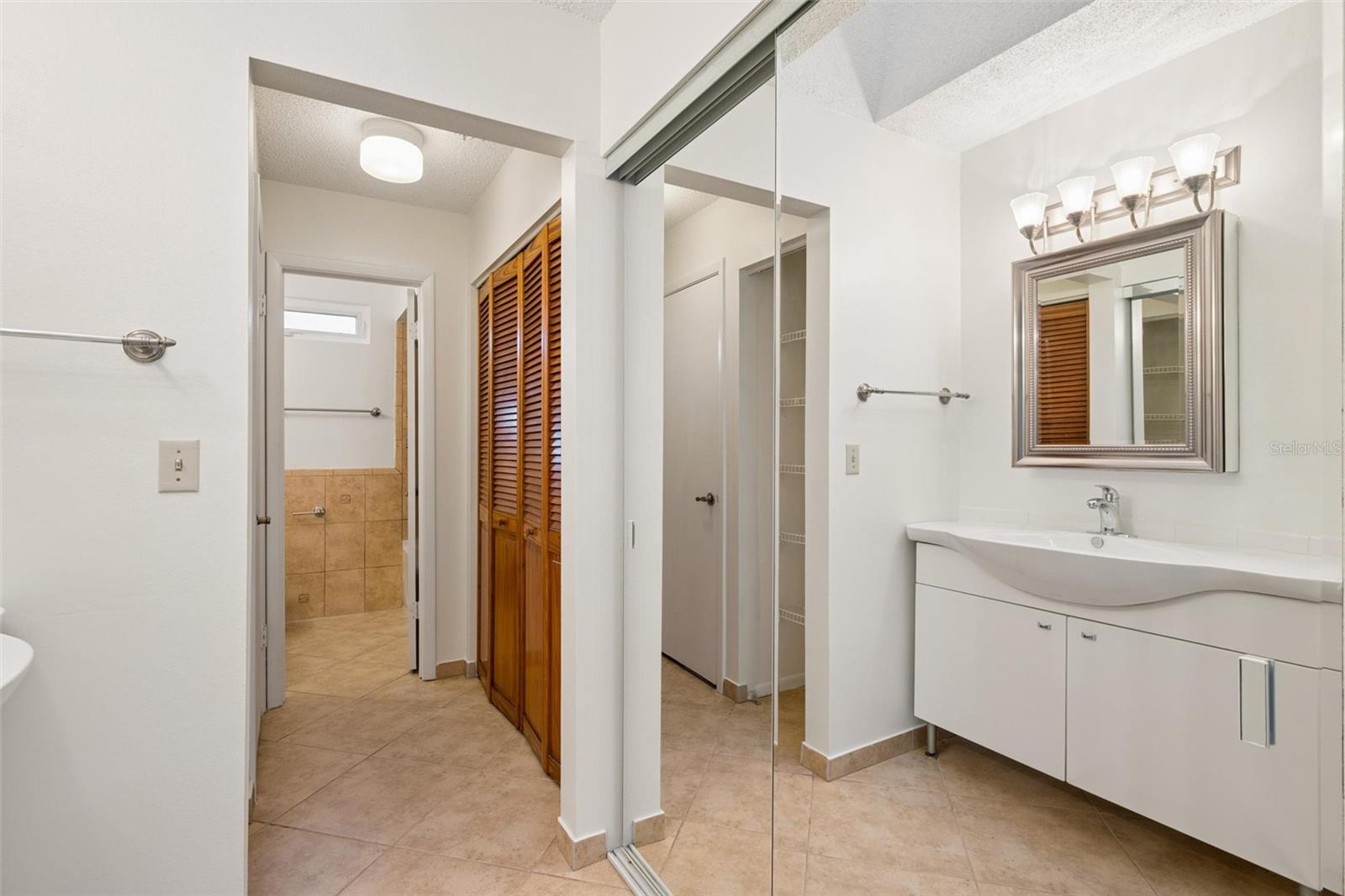 Image 31 of 51 For 3002 Clubview Drive