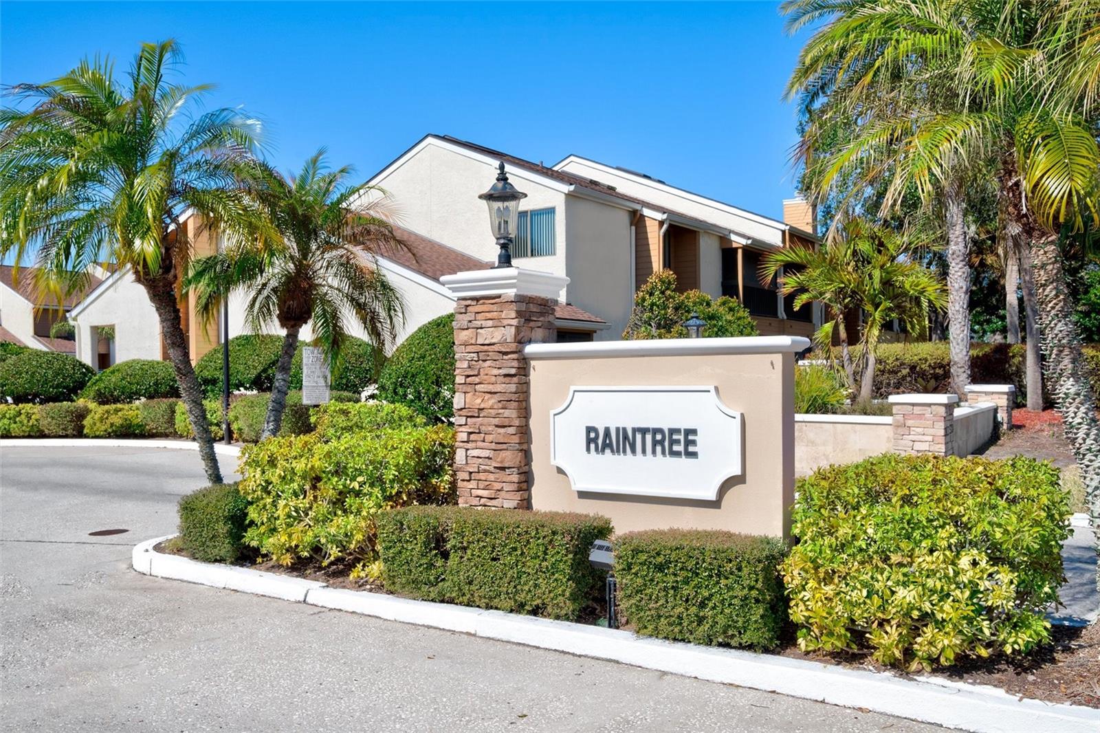 Image 38 of 51 For 3002 Clubview Drive